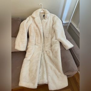 Fur coat XS white
